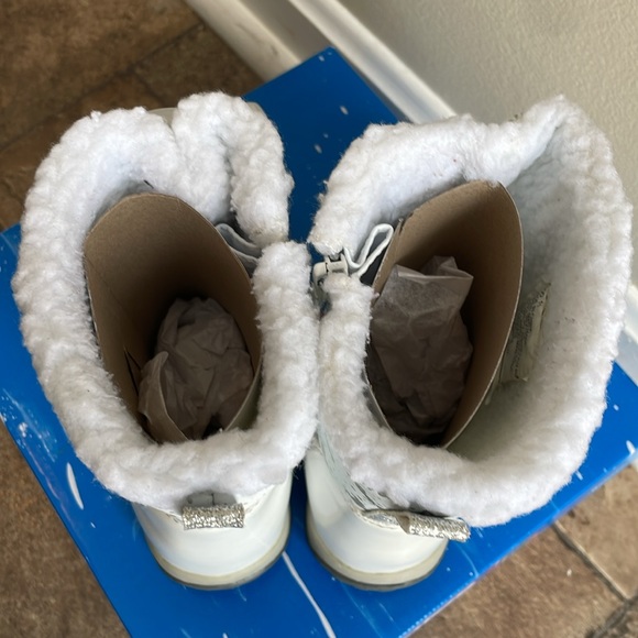 Totes Unicorn Snow Boots - Picture 4 of 4